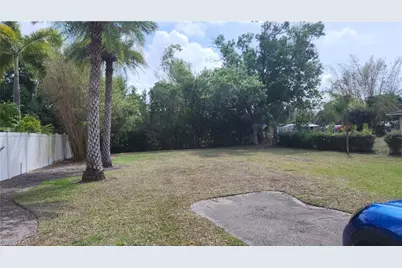 4528 E Riverside Dr, Fort Myers, FL 33905 - Photo 1