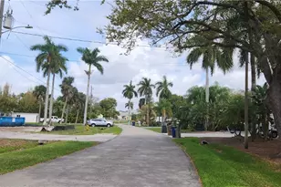 4528 E Riverside Dr, Fort Myers, FL 33905 - Photo 7