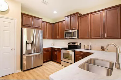 2527 Blackburn Cir, Cape Coral, FL 33991 - Photo 3