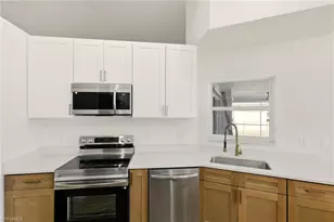 410 SE 7th St, Cape Coral, FL 33990 - Photo 15
