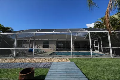 546 SE 4th St, Cape Coral, FL 33990 - Photo 13