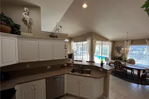 546 SE 4th St, Cape Coral, FL 33990 - Photo 3