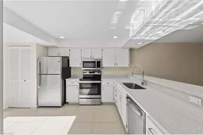 116 Pinebrook Dr, Fort Myers, FL 33907 - Photo 3