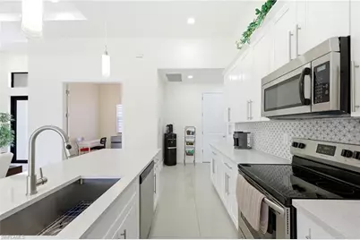 1429 NE 6th Ave, Cape Coral, FL 33909 - Photo 13