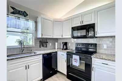 13633 Admiral Ct, Fort Myers, FL 33912 - Photo 11