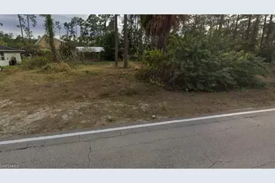 1008 E 12th St, Lehigh Acres, FL 33972 - Photo 3