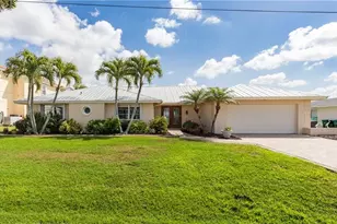 5319 Malibu Ct, Cape Coral, FL 33904 - Photo 7