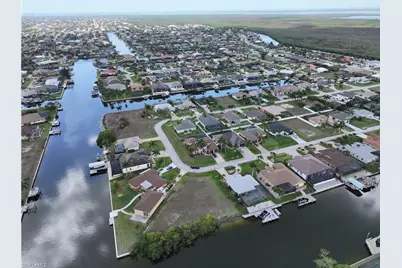 2801 SW 34th Ter, Cape Coral, FL 33914 - Photo 3