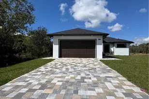 724 Kari Cir, Lehigh Acres, FL 33974 - Photo 3