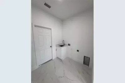 724 Kari Cir, Lehigh Acres, FL 33974 - Photo 9