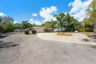 15710 Shamrock Dr, Fort Myers, FL 33912 - Photo 9