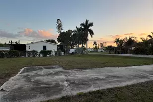 12791 Spencer St, Fort Myers, FL 33908 - Photo 3