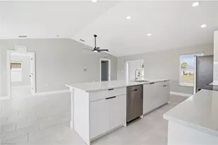 1818 NE 10th Pl, Cape Coral, FL 33909 - Photo 9