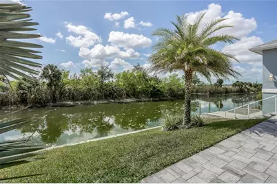 2714 NE 20th Ct, Cape Coral, FL 33909 - Photo 5