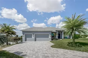 2714 NE 20th Ct, Cape Coral, FL 33909 - Photo 3