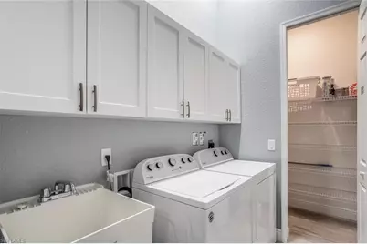 2714 NE 20th Ct, Cape Coral, FL 33909 - Photo 27