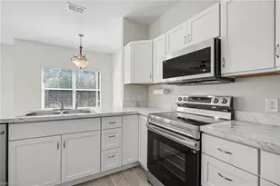 6081 Lakefront Dr, Fort Myers, FL 33908 - Photo 11