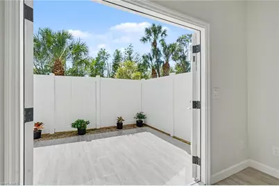 6081 Lake Front Dr, Fort Myers, FL 33908 - Photo 23