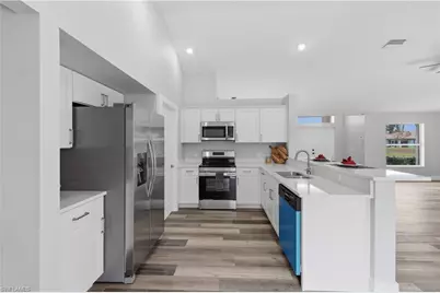 614 SW 1st St, Cape Coral, FL 33991 - Photo 11