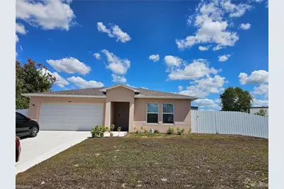 2425 NE 7th Pl, Cape Coral, FL 33909 - Photo 1