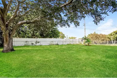 160 SE 27th Ter, Cape Coral, FL 33904 - Photo 15