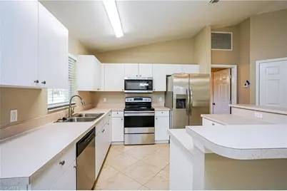 160 SE 27th Ter, Cape Coral, FL 33904 - Photo 7