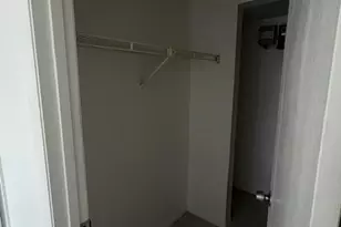 2700 Park Windsor Dr, Fort Myers, FL 33901 - Photo 9