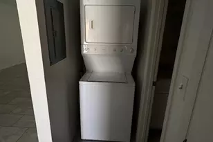 2700 Park Windsor Dr, Fort Myers, FL 33901 - Photo 11