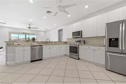 11005 Lakeland Cir, Fort Myers, FL 33913 - Photo 9