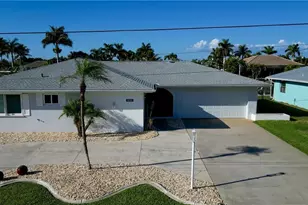 1633 SE 39th Terrace, Cape Coral, FL 33904 - Photo 5