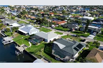 1633 SE 39th Ter, Cape Coral, FL 33904 - Photo 49