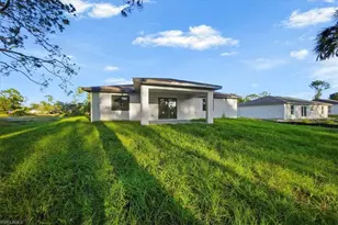 911 Cleveland Ave, Lehigh Acres, FL 33972 - Photo 43