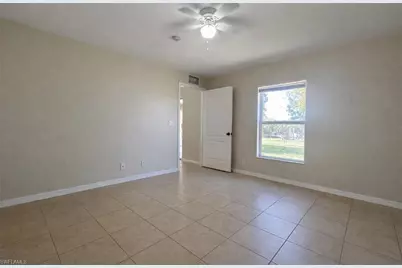 2010 NE 13th Pl, Cape Coral, FL 33909 - Photo 11
