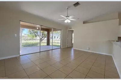 2010 NE 13th Pl, Cape Coral, FL 33909 - Photo 9