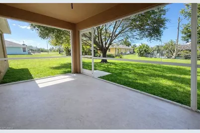 2010 NE 13th Pl, Cape Coral, FL 33909 - Photo 23