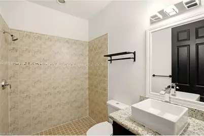 2104 NE 9th Pl, Cape Coral, FL 33909 - Photo 25