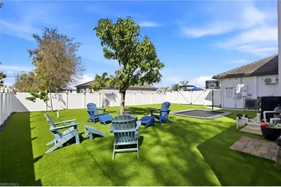 2104 NE 9th Pl, Cape Coral, FL 33909 - Photo 43