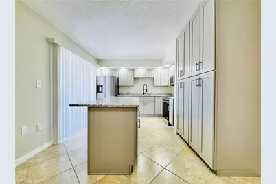 5205 Cedarbend Dr #4, Fort Myers, FL 33919 - Photo 9