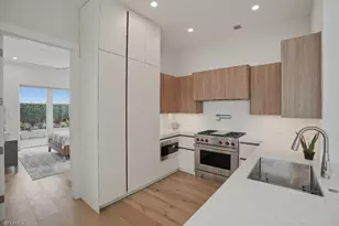 201 8th St S, Naples, FL 34102 - Photo 7