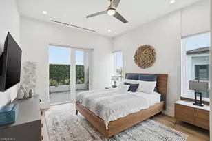 201 8th St S, Naples, FL 34102 - Photo 11