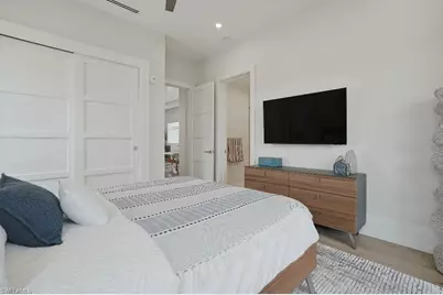 201 8th St S #309, Naples, FL 34102 - Photo 9