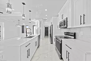 1713 NE 7th Ave, Cape Coral, FL 33909 - Photo 7