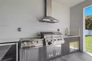 922 NE 5th Ave, Cape Coral, FL 33909 - Photo 29