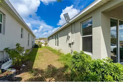 802 Friendship Cir, Labelle, FL 33935 - Photo 5