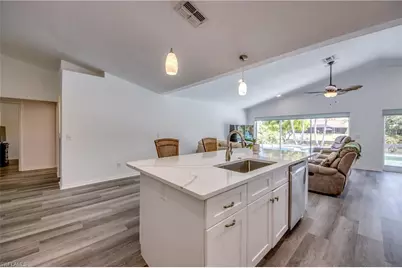 121 SE 17th St, Cape Coral, FL 33990 - Photo 13