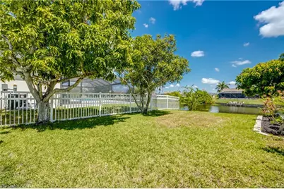 121 SE 17th St, Cape Coral, FL 33990 - Photo 41