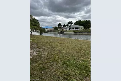 2308 NE 6th St, Cape Coral, FL 33909 - Photo 11