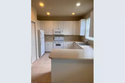 11230 Lakeland Cir, Fort Myers, FL 33913 - Photo 5