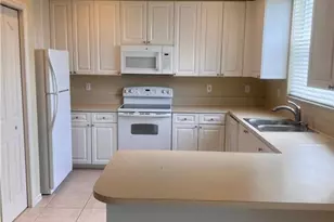 11230 Lakeland Cir, Fort Myers, FL 33913 - Photo 5