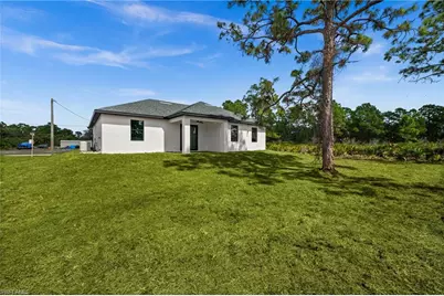 938 Bolivia Dr, Lehigh Acres, FL 33974 - Photo 37